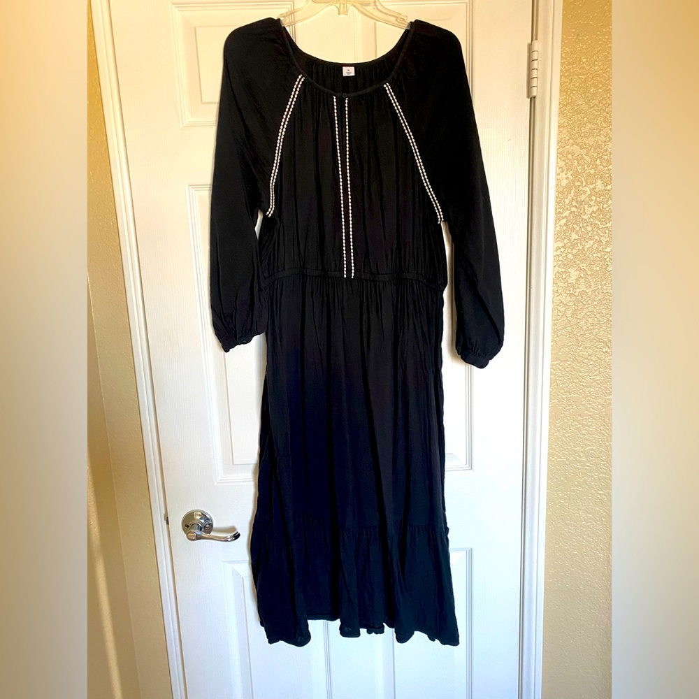 Elegant Old Navy Black with white trim dress size XL